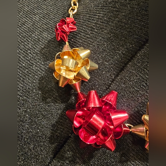 Metal bow necklace - Picture 2 of 3